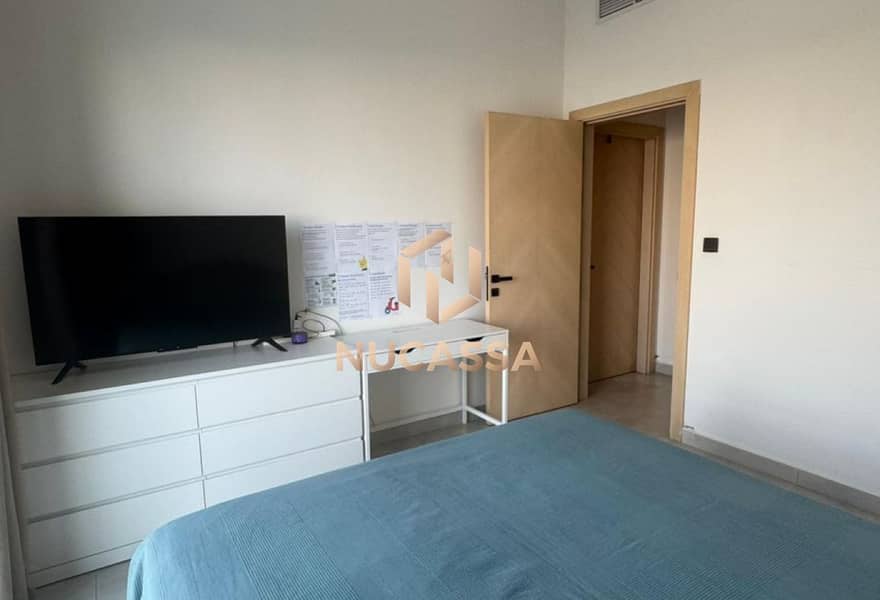 Spacious 2 BR I Prime Location I Pool View - Image 15