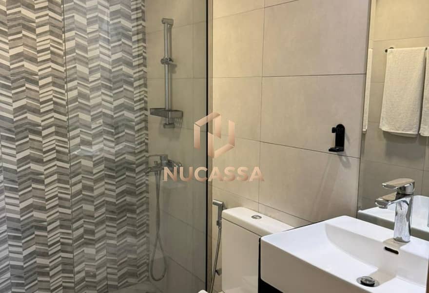 Spacious 2 BR I Prime Location I Pool View - Image 21