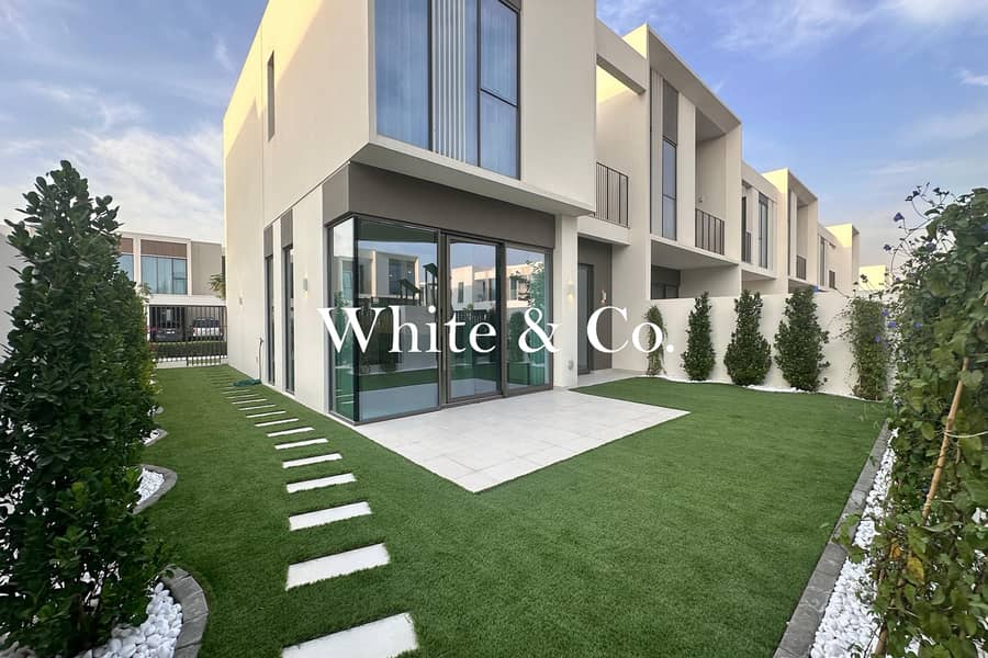 Park Facing | Brand New Unit | Landscaped