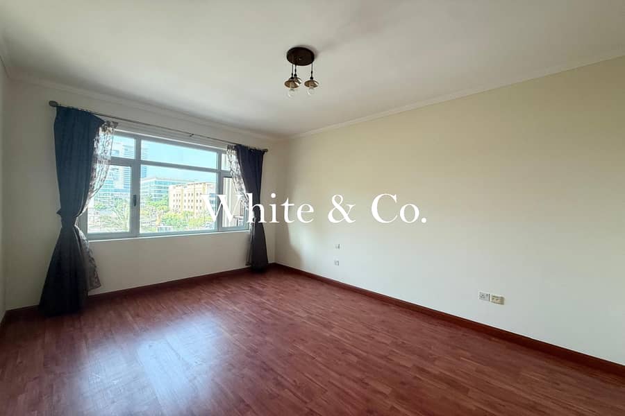 Ample Storage | Chiller Free | Vacant Now - Image 9