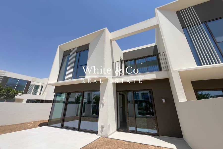 Park Facing | Brand New Unit | Landscaped