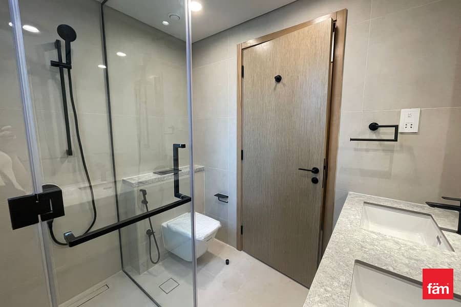 Brand New | Spacious Layout | Single Row | Vacant - Image 20