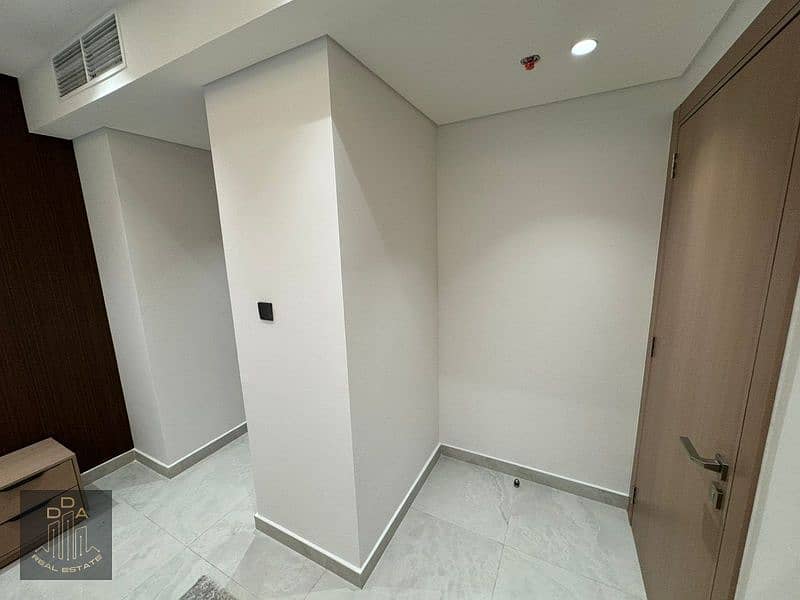 SEMI-FURNISHED | READY | LOW FLOOR | ANNUAL RENT - Image 12