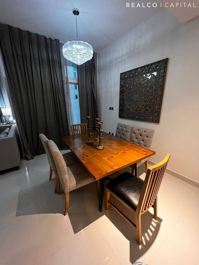 BRAND NEW MIDDLE UNIT FULLY FURNISHED