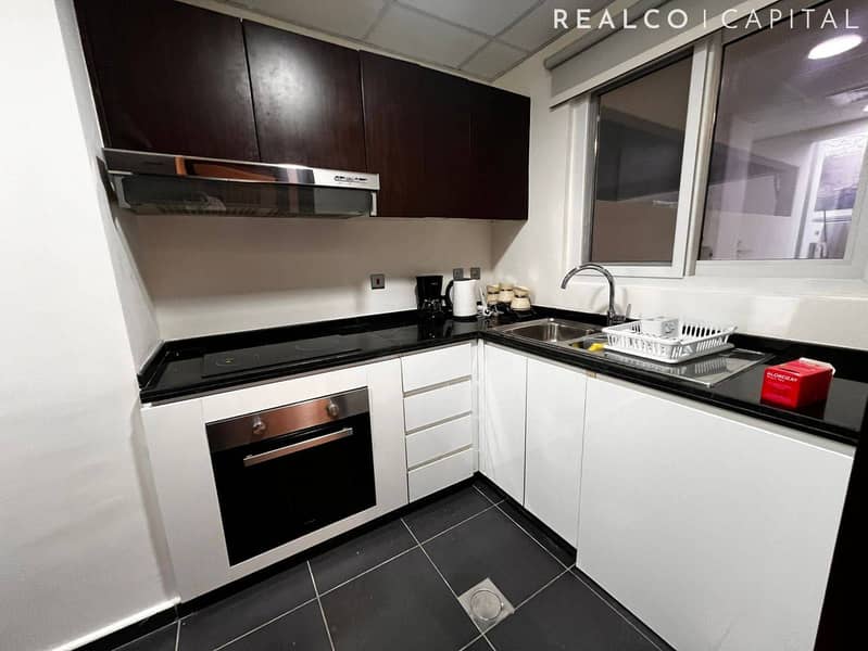 BRAND NEW MIDDLE UNIT FULLY FURNISHED