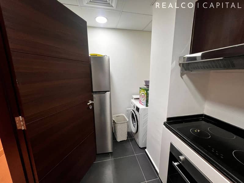 BRAND NEW MIDDLE UNIT FULLY FURNISHED