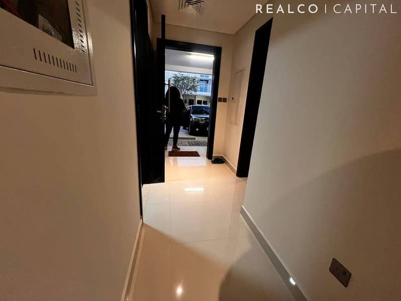 BRAND NEW MIDDLE UNIT FULLY FURNISHED - Image 6