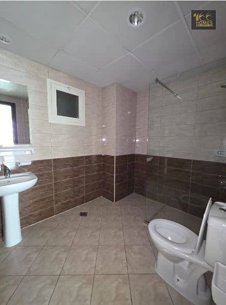 Huge Size | Closed Kitchen | Highly Maintained | High End Ameneties