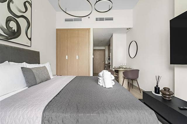 RIVIERA COMMUNITY STUDIO | GREAT MONTHLY DEAL