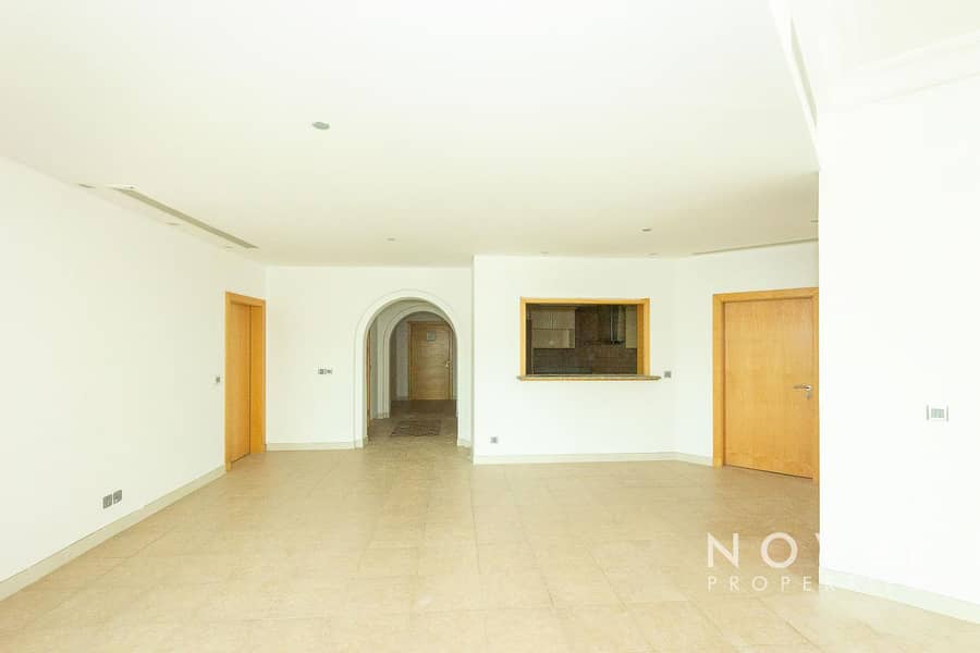 Sea View | Prime Location | Beach Access - Image 10