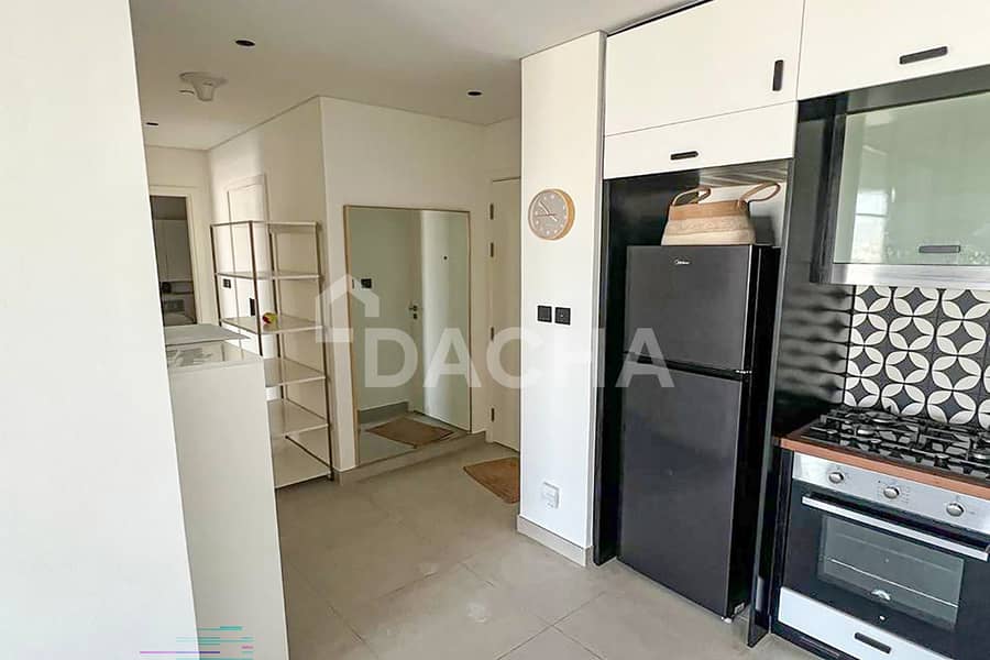 Fully Furnished | Burj Khalifa views | Vacant Soon - Image 8