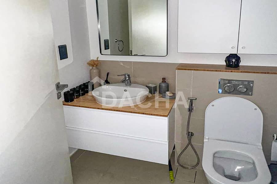 Fully Furnished | Burj Khalifa views | Vacant Soon - Image 13