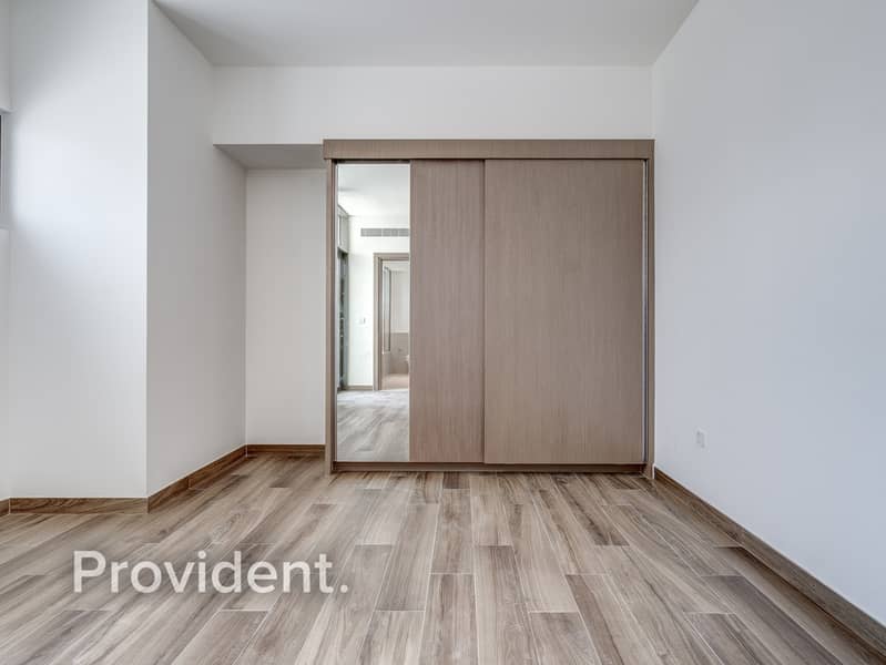 Best Price | Corner Unit | Spacious - Image 9