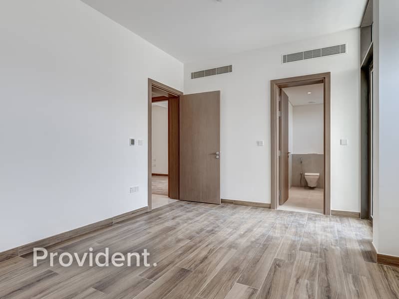 Best Price | Corner Unit | Spacious - Image 10