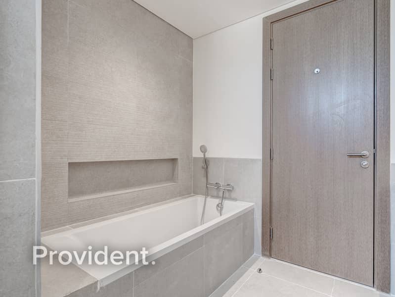 Best Price | Corner Unit | Spacious - Image 14