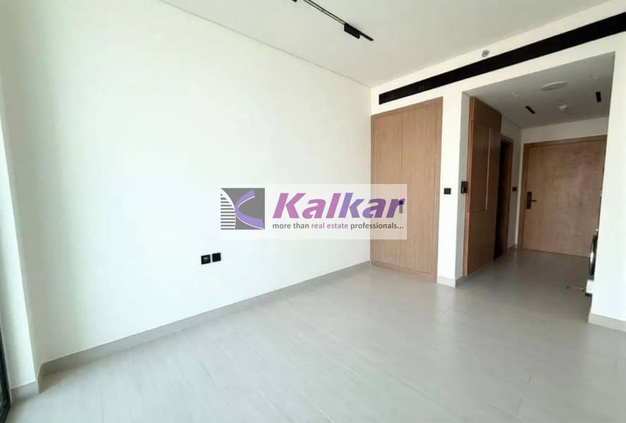 Brand New-Studio with balcony & kitchen appliances