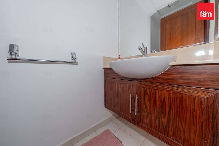 Luxury Living| Vacant Soon| Fully Furnished - Image 29