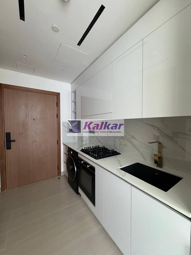 Brand New-Studio with balcony & kitchen appliances