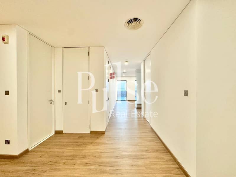 Spacious 2BR | DIFC and Sea Views | High Floor