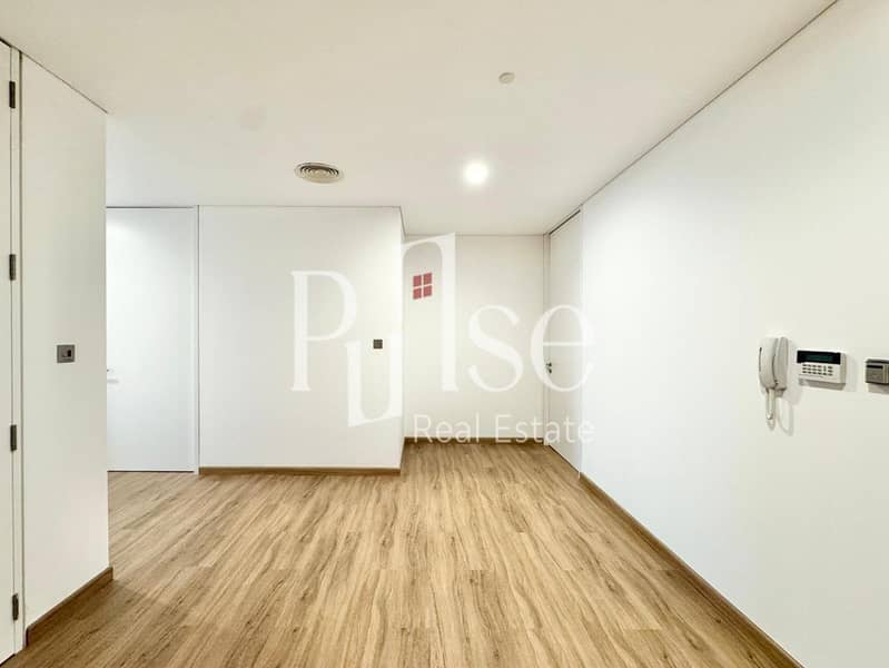 Spacious 2BR | DIFC and Sea Views | High Floor