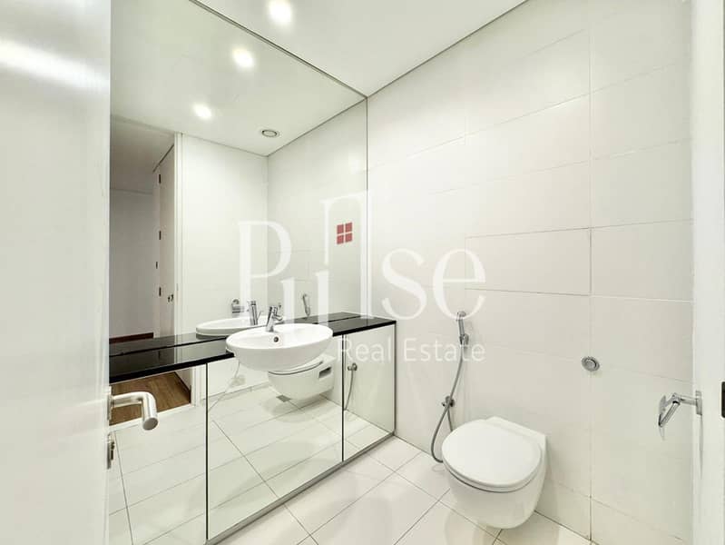 Spacious 2BR | DIFC and Sea Views | High Floor