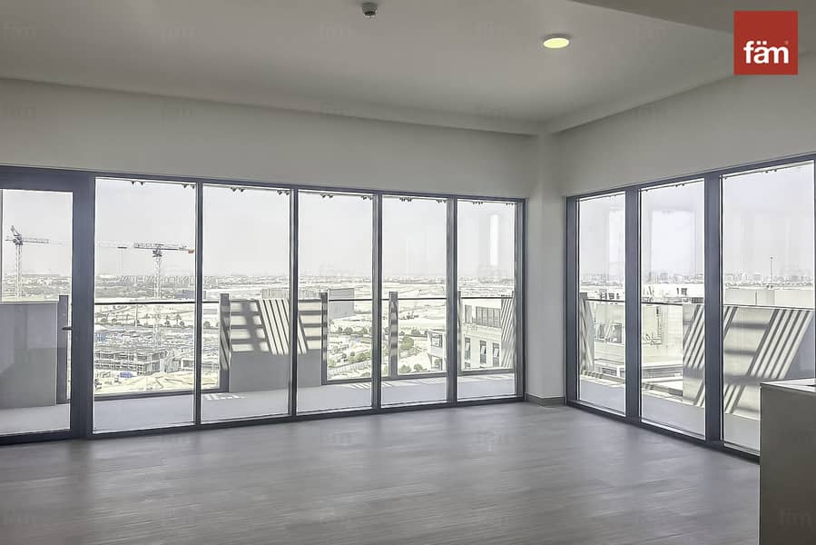 BRAND NEW I VACANT I LAGOON ACCESS