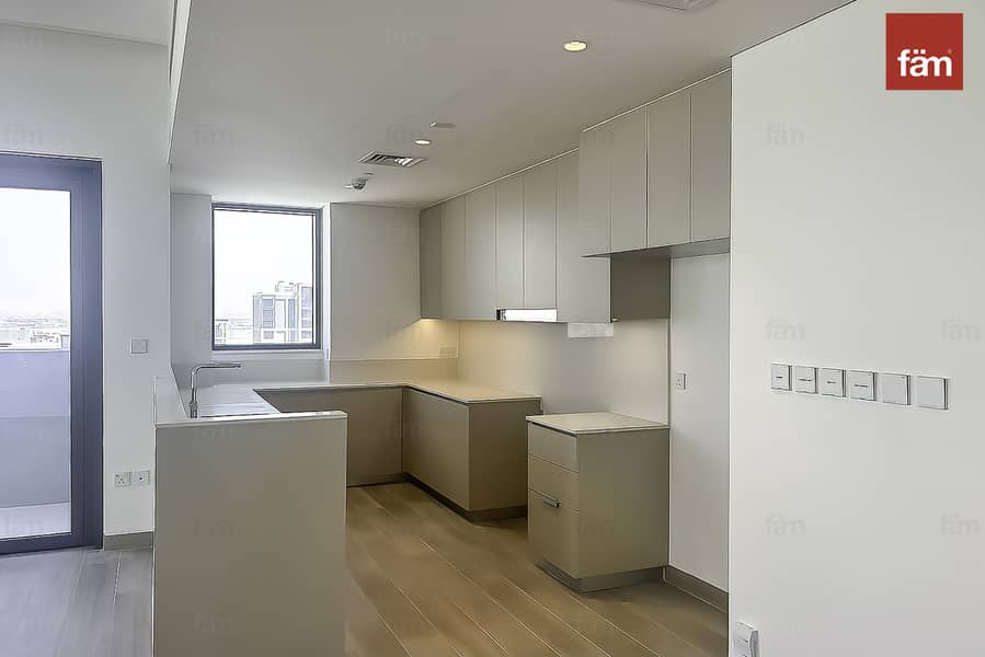 BRAND NEW I VACANT I LAGOON ACCESS