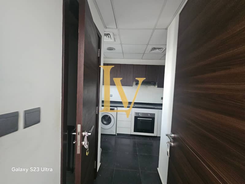 R2M11 | Closed Kitchen | Rented - Image 8