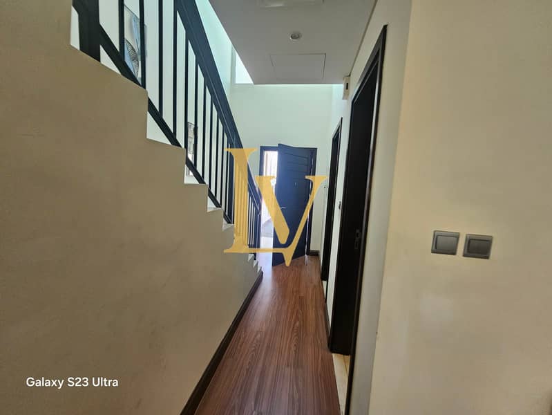 R2M11 | Closed Kitchen | Rented - Image 9