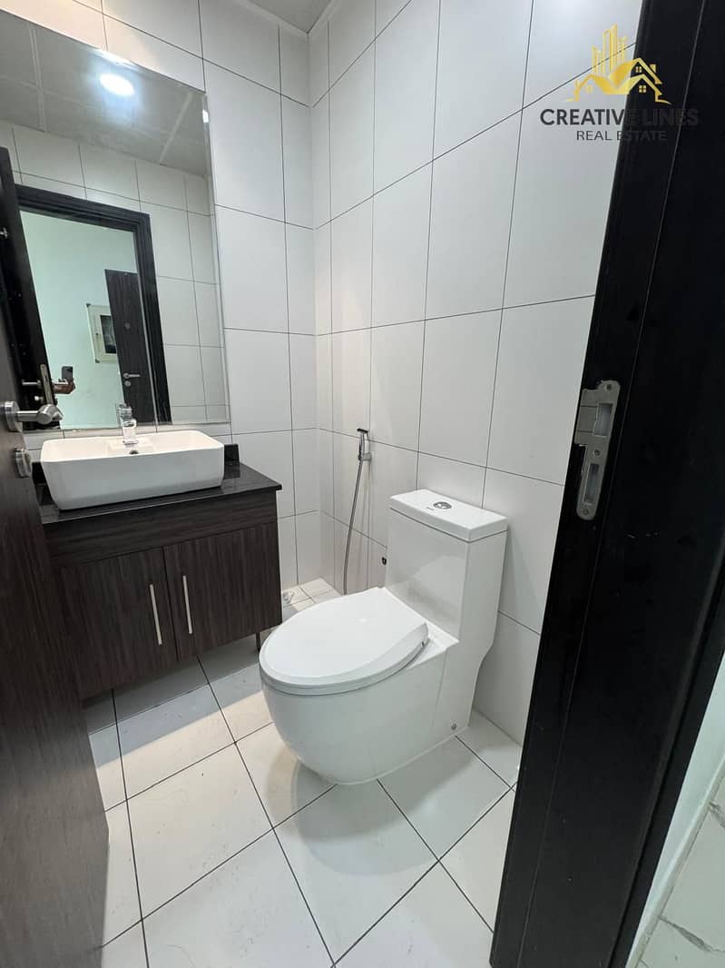 Zero commission// very spacious 2BHK// Next to bus stop// ready to move in// all amenities - Image 11