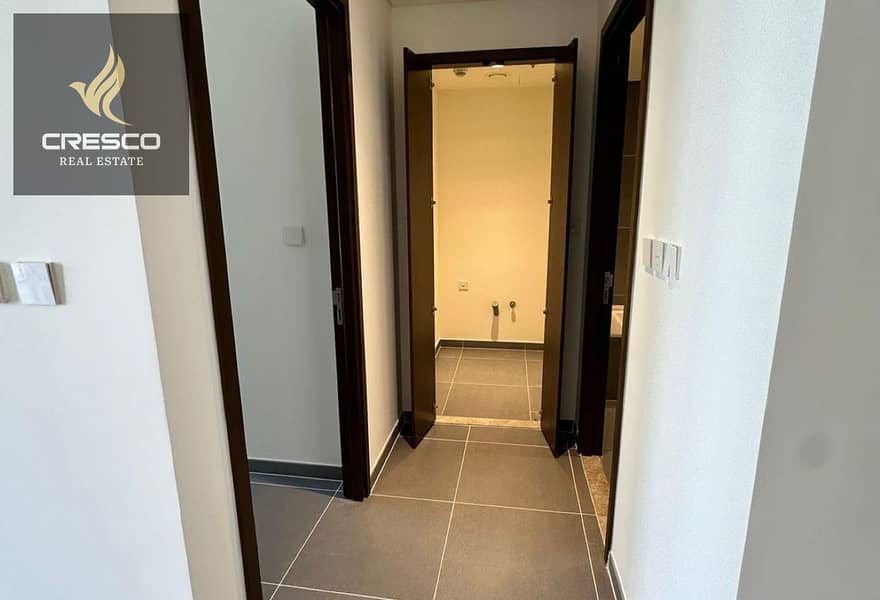 Elegant Unit | Creek Views | Prime Location - Image 9