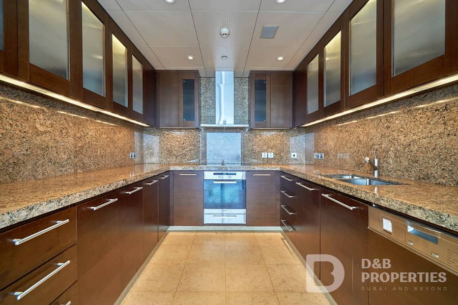 Panoramic | No Pillars | Partial Fountain View - Image 6