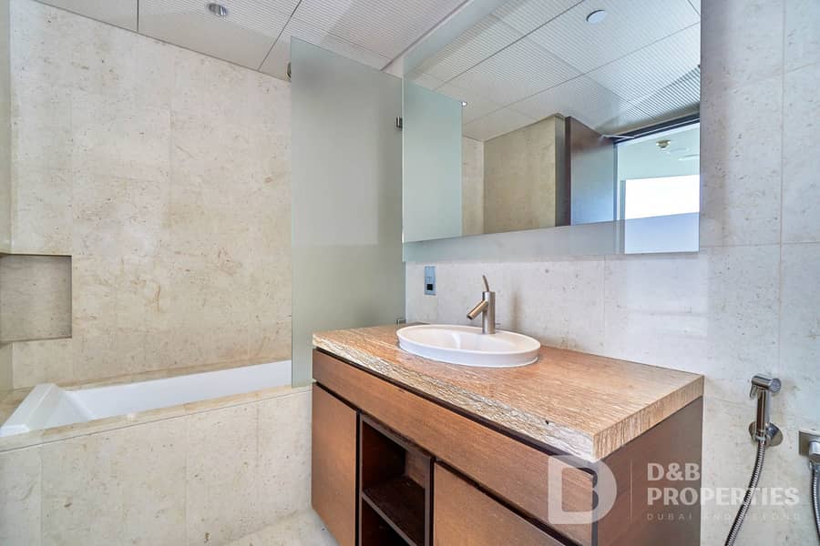 Panoramic | No Pillars | Partial Fountain View - Image 15