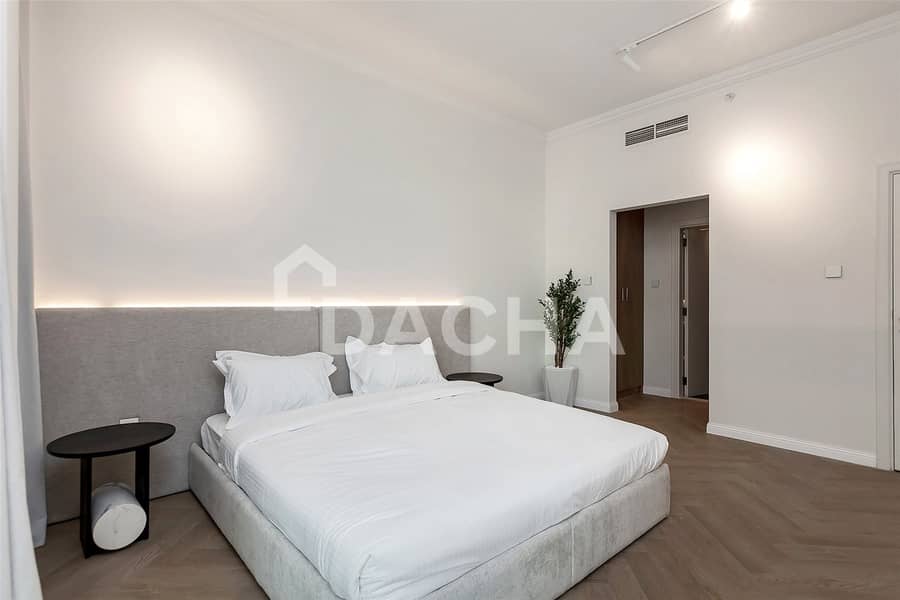 Upgraded | Canal View | Newley Furnished - Image 11