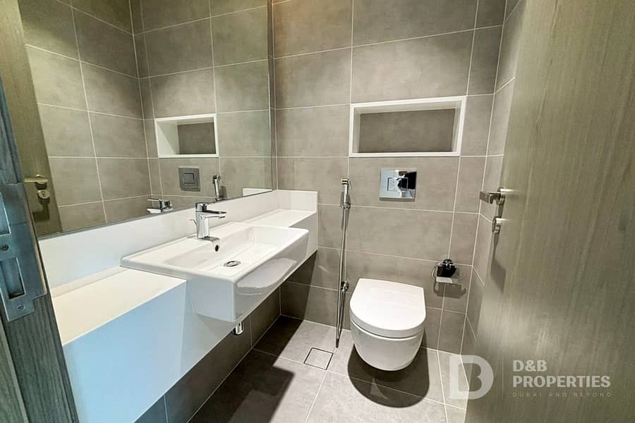 Lagoon View | Fully Furnished | Vacant - Image 11