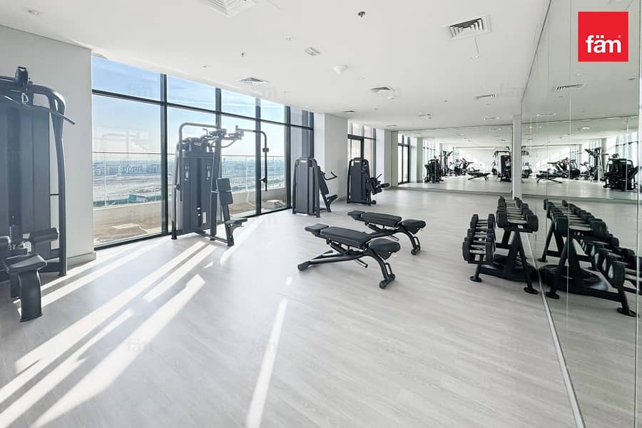 Bright Studio with Appliances. Chiller Free - Image 9