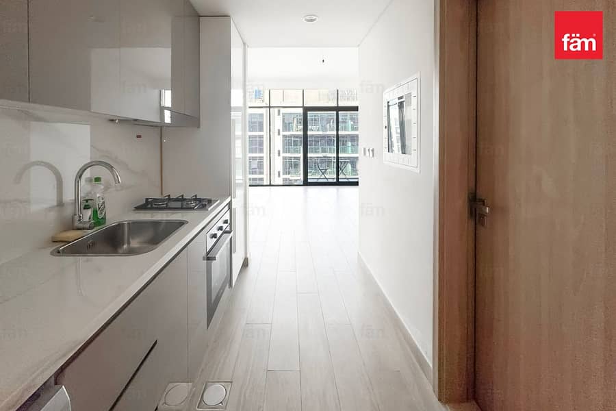 Bright Studio with Appliances. Chiller Free - Image 10