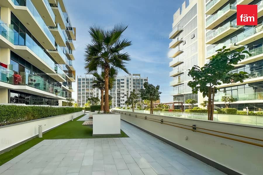 Bright Studio with Appliances. Chiller Free - Image 13