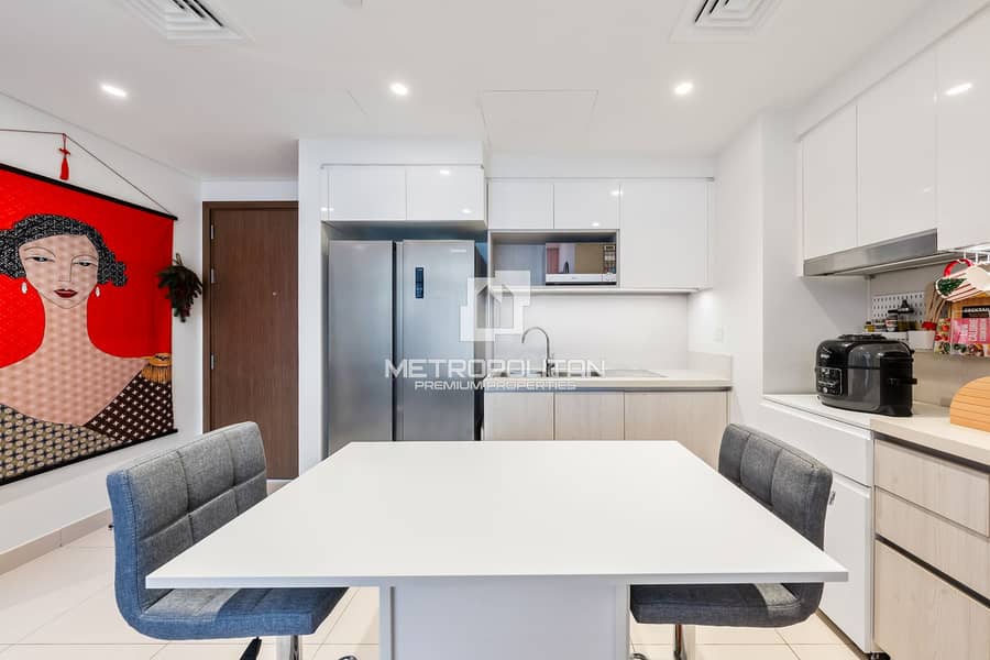 2 Bedrooms | Pool View | Motivated seller - Image 6