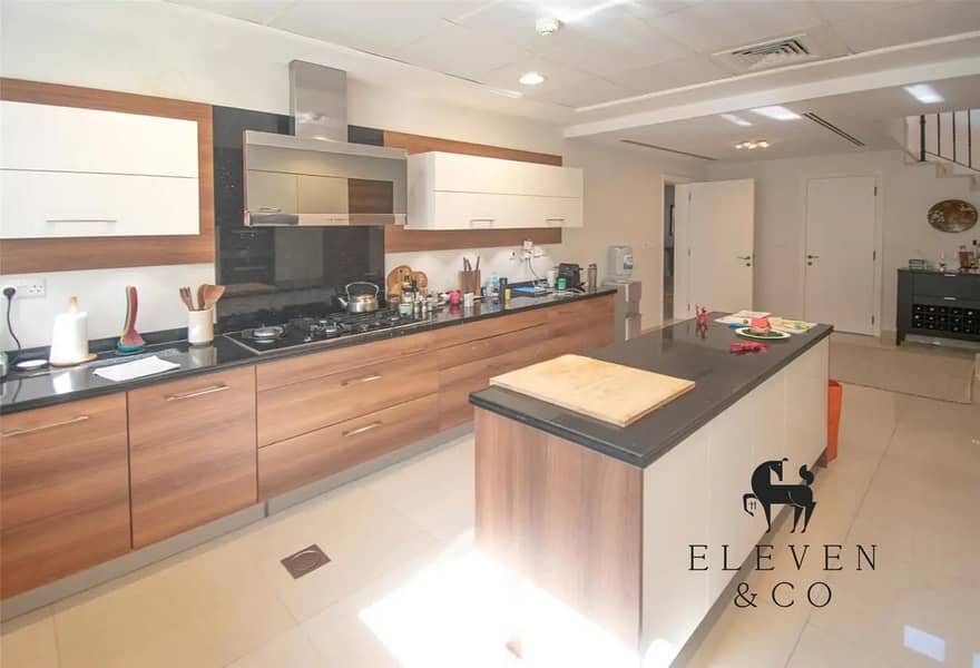 Corner | Upgraded & Extended | Super Location - Image 7