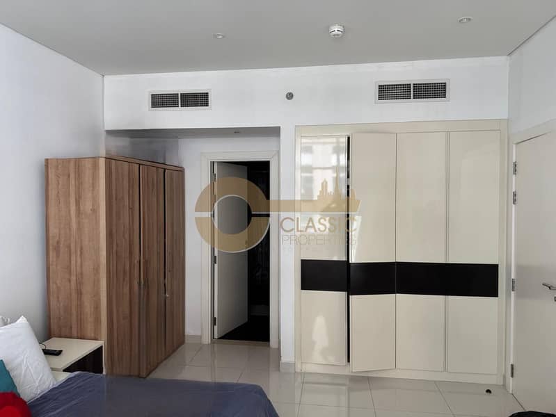 PRIME LOCATION | OPEN KITCHEN | SPACIOUS LAYOUT - Image 10