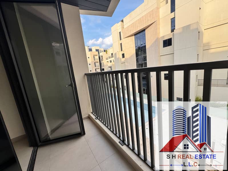 Spacious apartment pool view