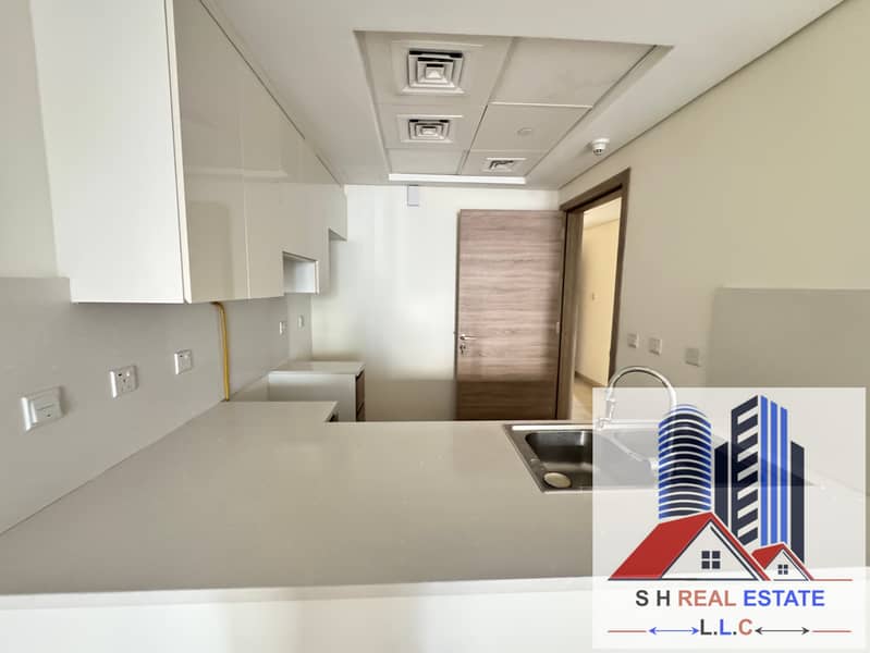 Spacious apartment pool view