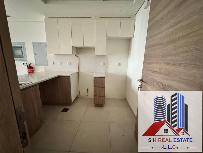 Spacious apartment pool view - Image 6