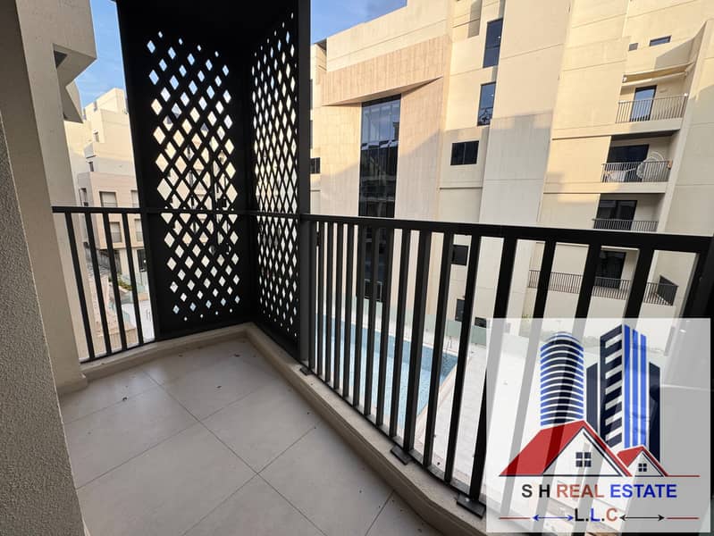 Spacious apartment pool view - Image 8