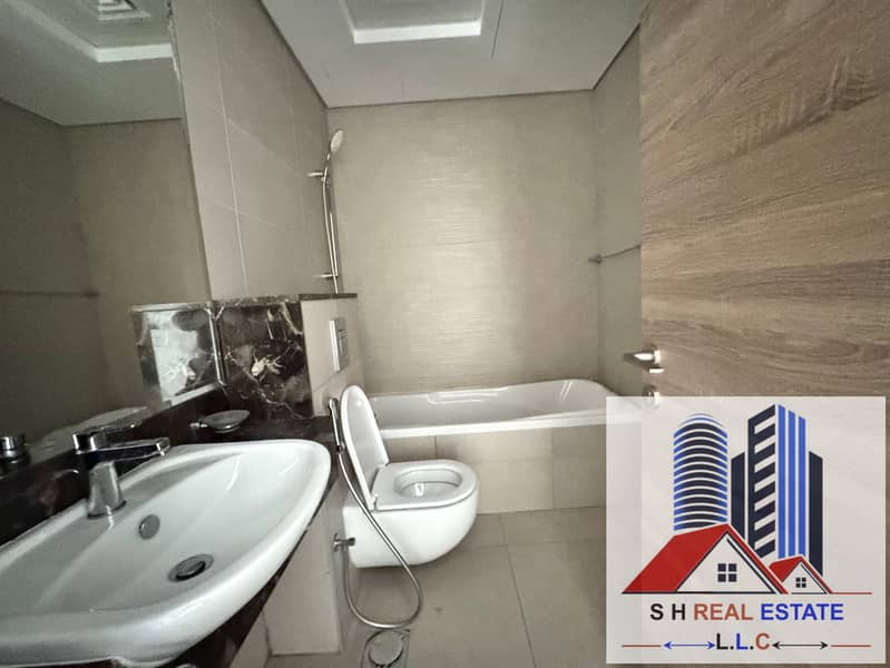 Spacious apartment pool view - Image 10