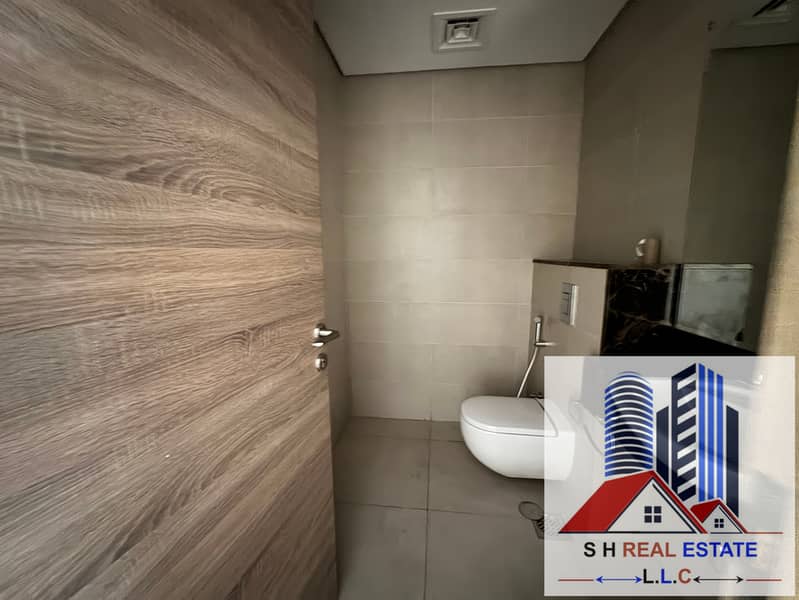 Spacious apartment pool view - Image 15