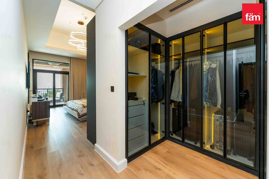 Full Yacht & Marina Club View | Full Skyline View - Image 12