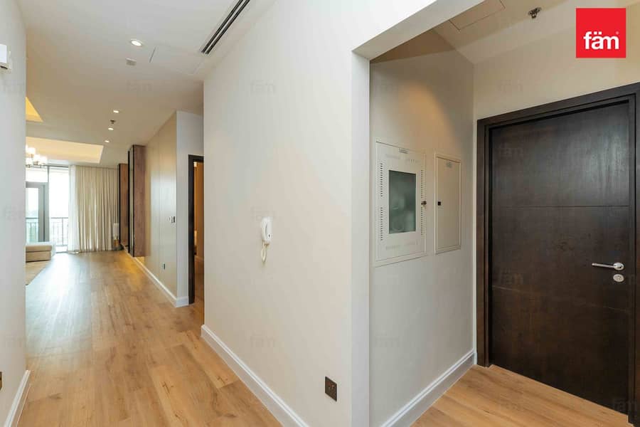 Full Yacht & Marina Club View | Full Skyline View - Image 13