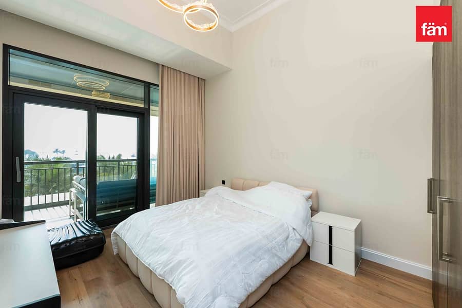 Full Yacht & Marina Club View | Full Skyline View - Image 16